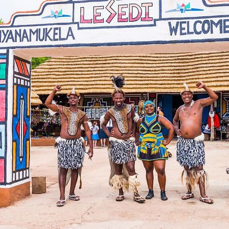 Aha Lesedi African Lodge & Cultural Village Broederstroom Exteriér fotografie