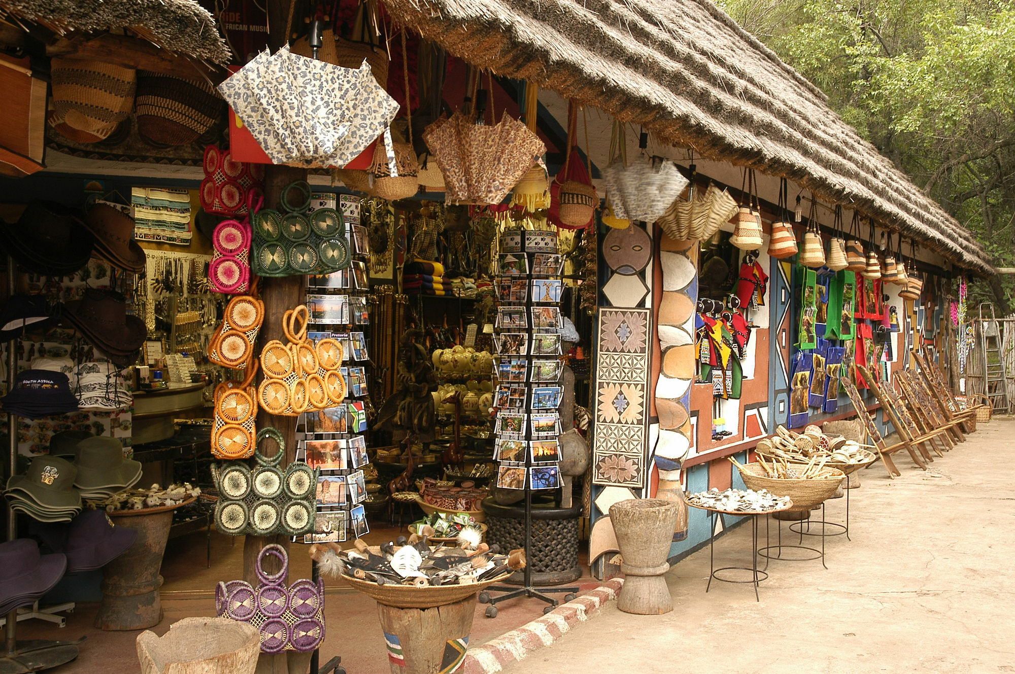 Aha Lesedi African Lodge & Cultural Village Broederstroom Exteriér fotografie