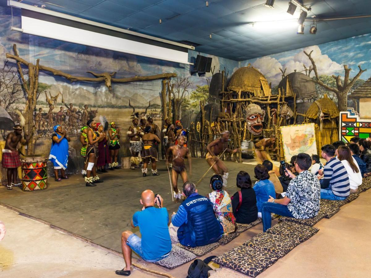 Aha Lesedi African Lodge & Cultural Village Broederstroom Exteriér fotografie