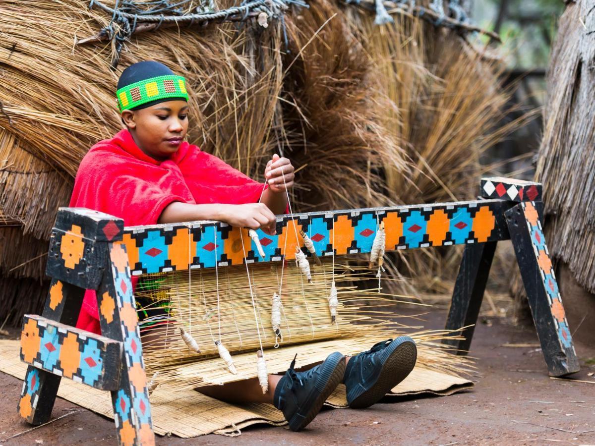 Aha Lesedi African Lodge & Cultural Village Broederstroom Exteriér fotografie